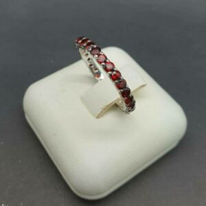 แหวนโกเมน (โฉลกวันศุกร์)